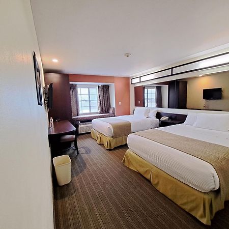 Microtel Inn And Suites By Wyndham Toluca Esterno foto