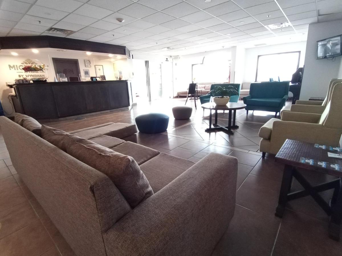 Microtel Inn And Suites By Wyndham Toluca Esterno foto