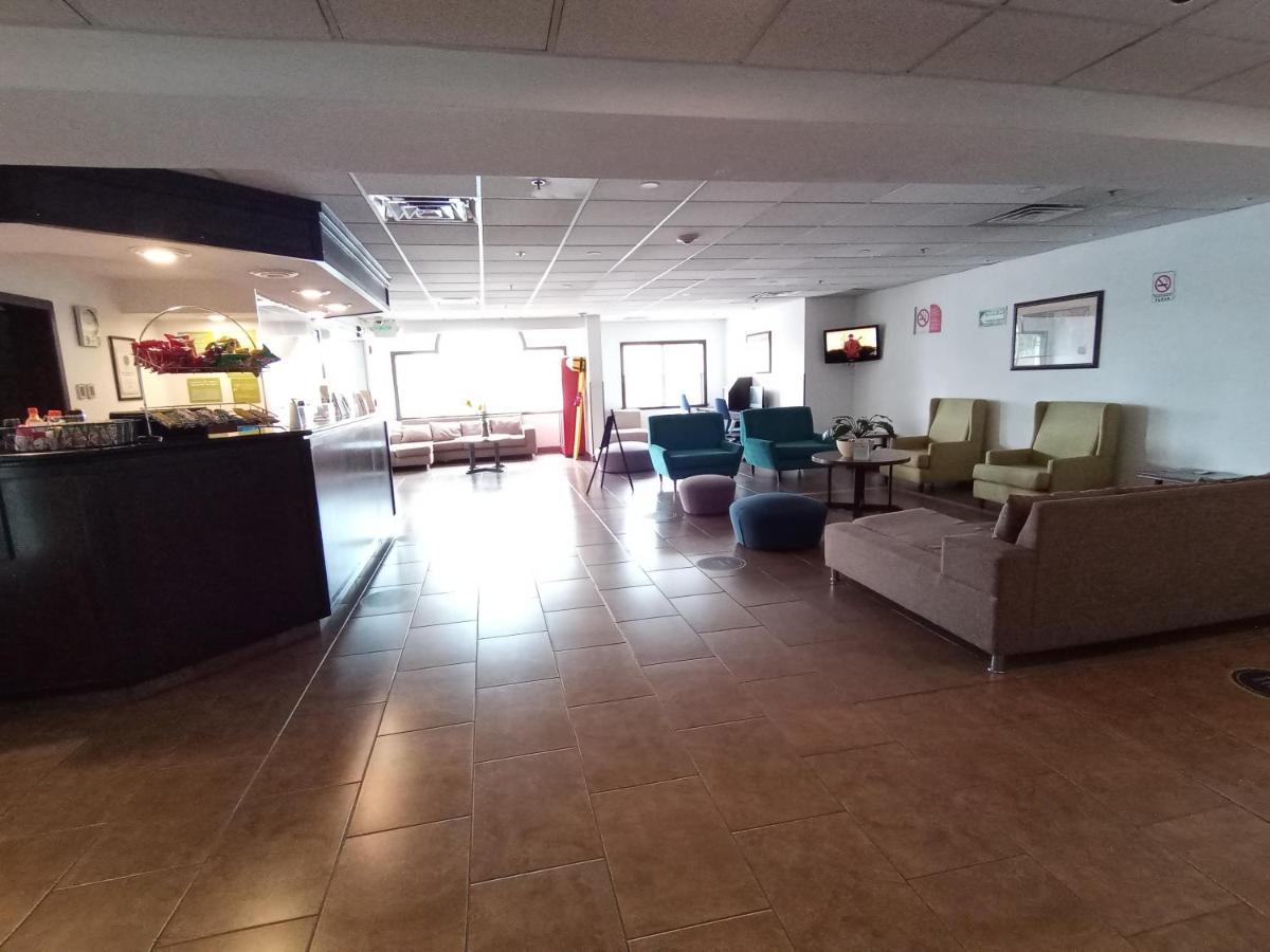 Microtel Inn And Suites By Wyndham Toluca Esterno foto