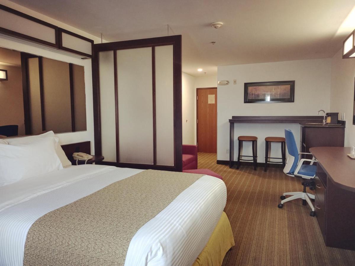 Microtel Inn And Suites By Wyndham Toluca Esterno foto