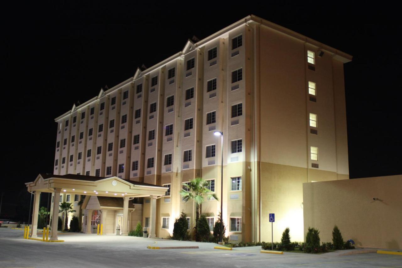 Microtel Inn And Suites By Wyndham Toluca Esterno foto
