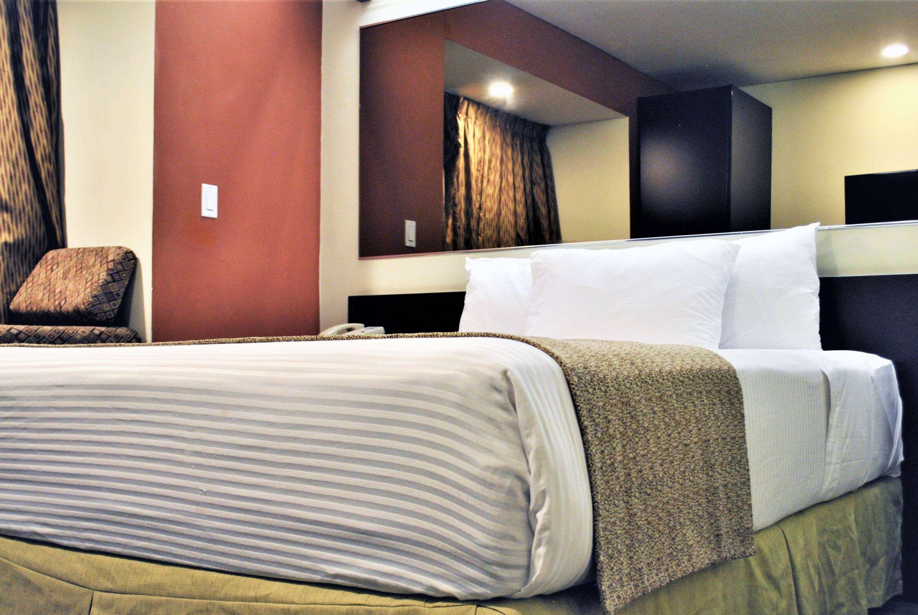 Microtel Inn And Suites By Wyndham Toluca Esterno foto