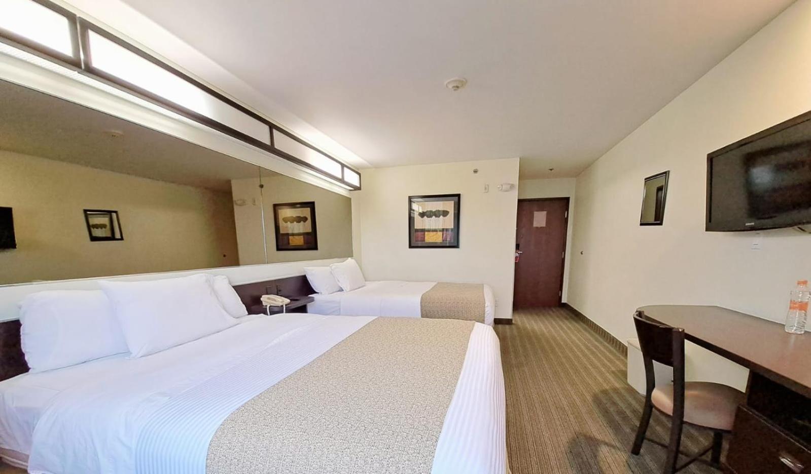 Microtel Inn And Suites By Wyndham Toluca Esterno foto