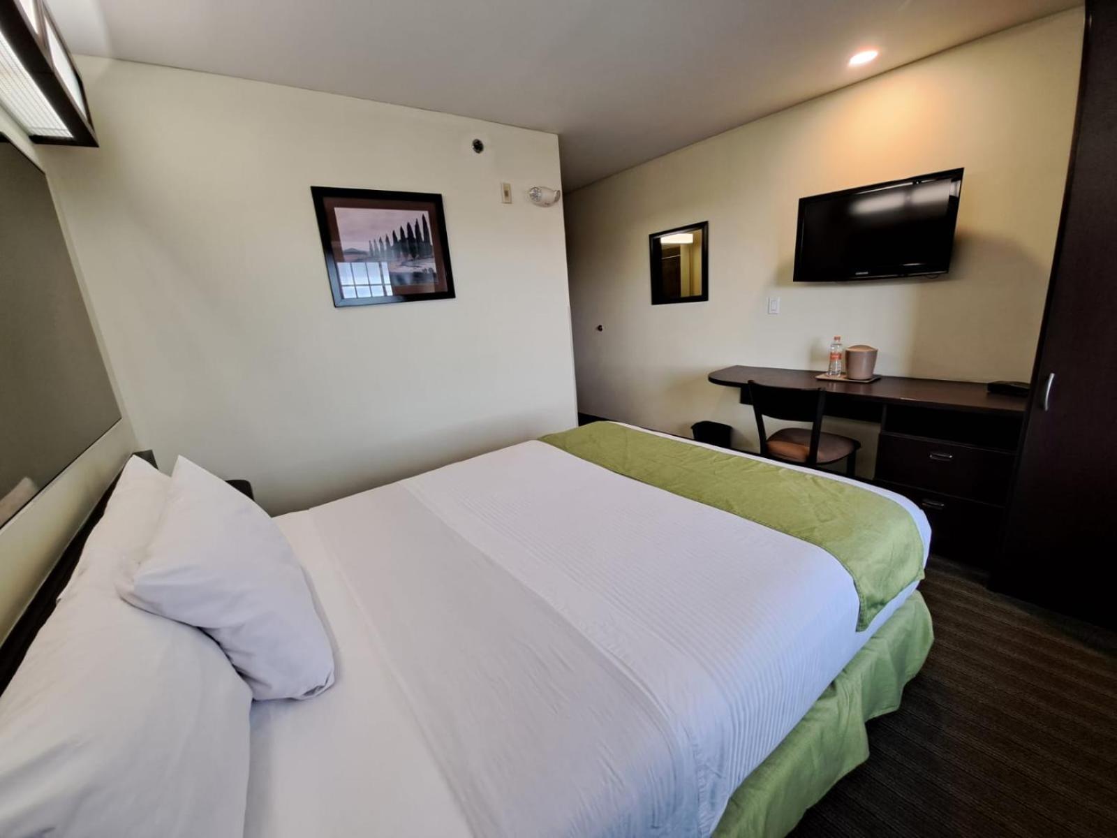 Microtel Inn And Suites By Wyndham Toluca Esterno foto