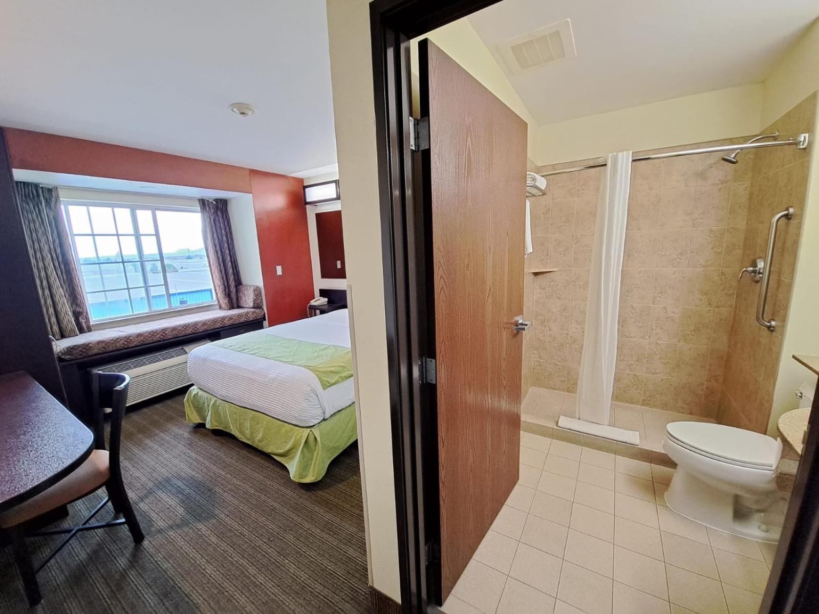 Microtel Inn And Suites By Wyndham Toluca Esterno foto